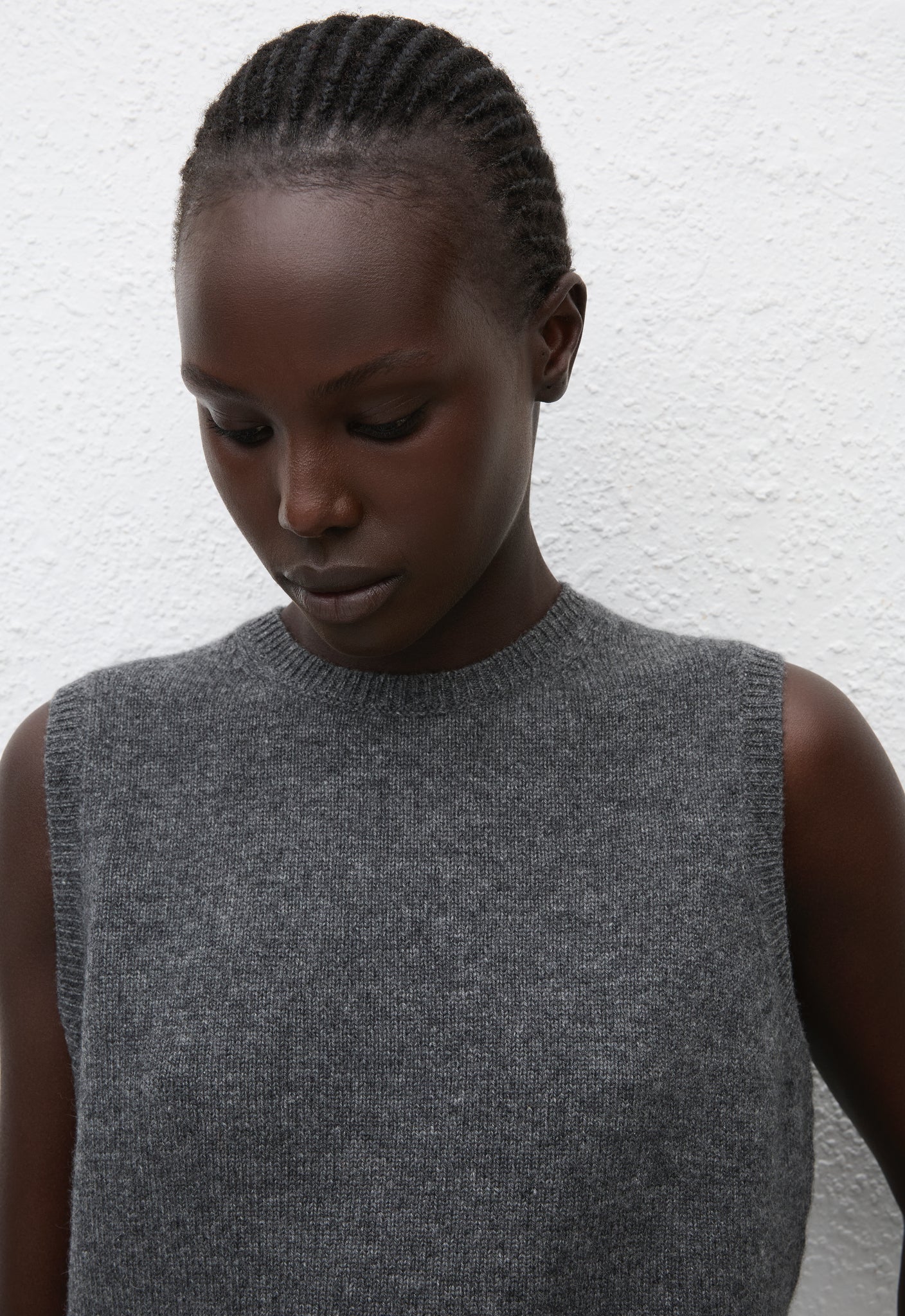 Cashmere Crew Vest - Charcoal - Image 3