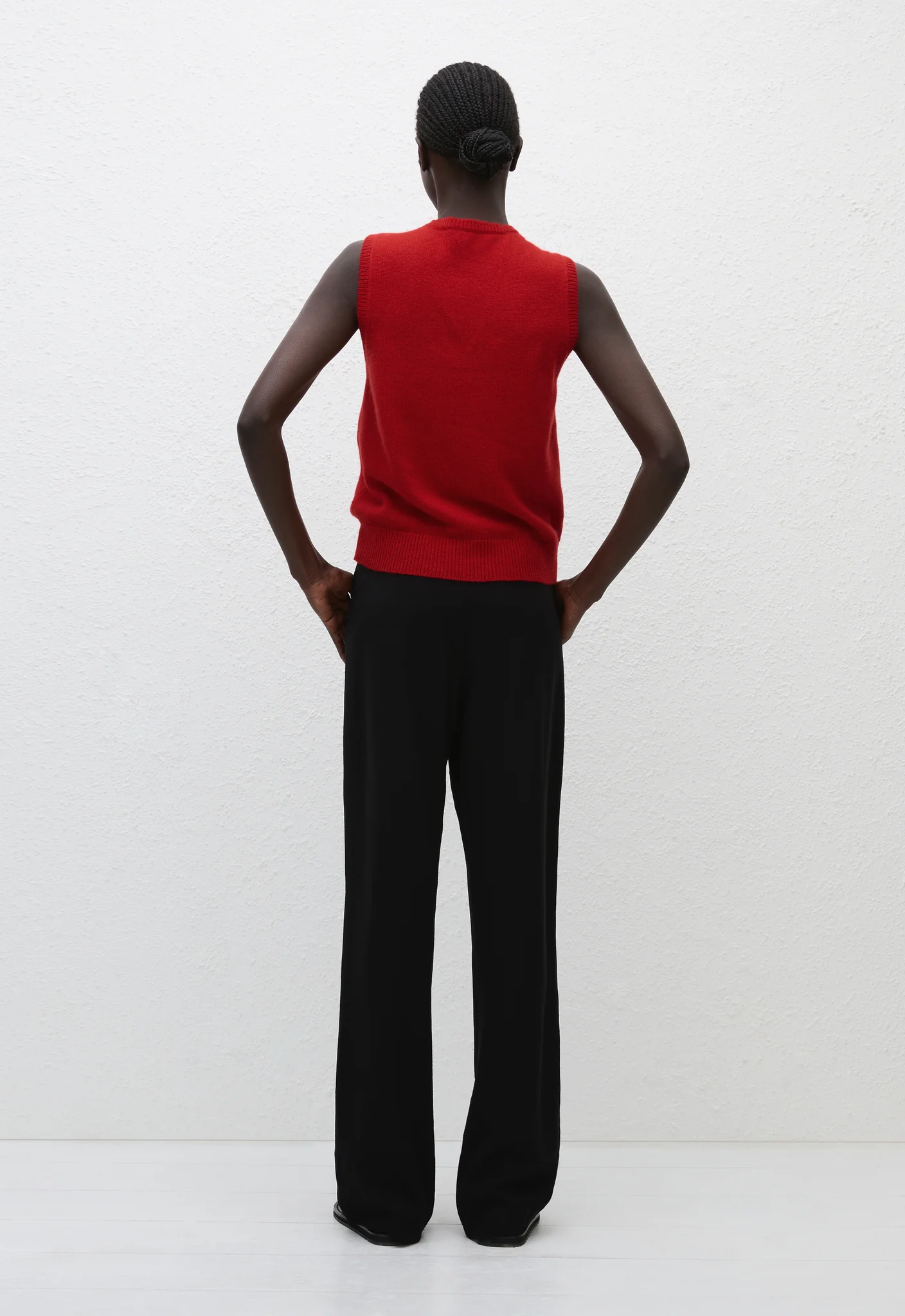 Cashmere Crew Vest - Crimson - Image 4