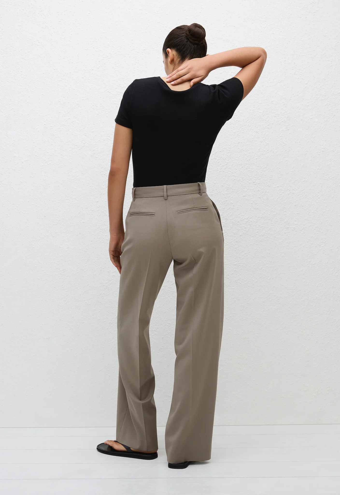 Relaxed Tailored Trouser - Taupe - Image 3